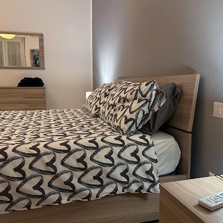 Modern Cenisio Apartment - Self Check-In & Parking Milano Ngoại thất bức ảnh